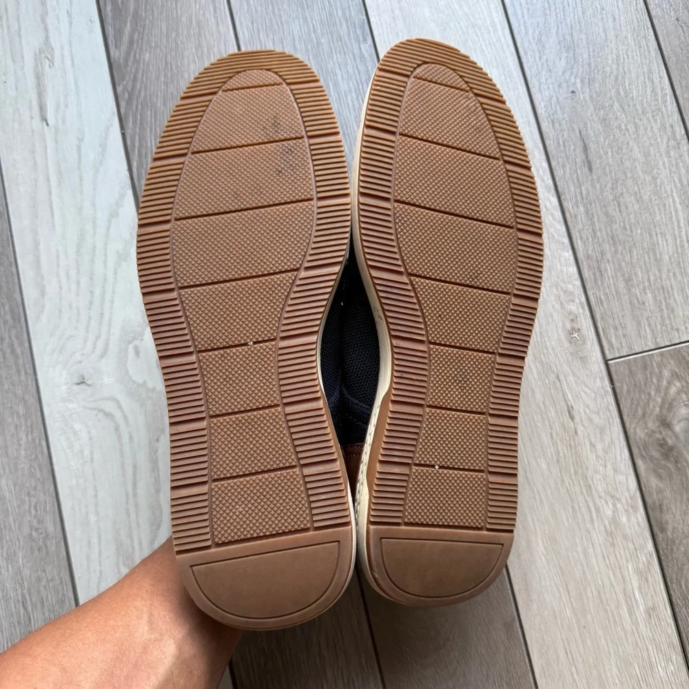 Vince Camuto Navy and Brown Oxfords - Picture 6 of 8